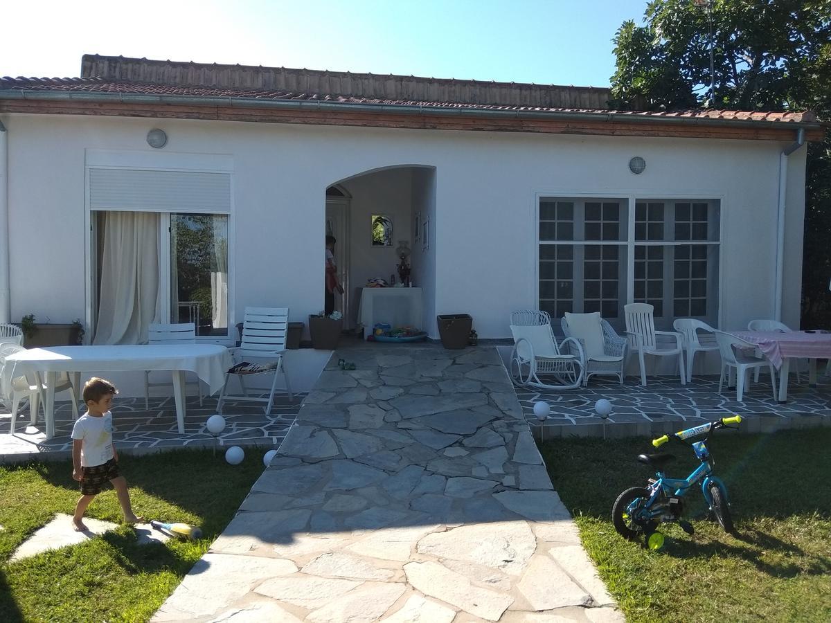 Maria'S Beach House Polychrono Bagian luar foto